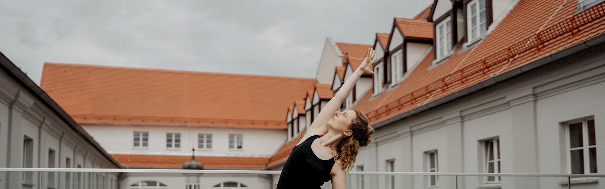 Isabelle Yogalehrerin Ausfallschritt