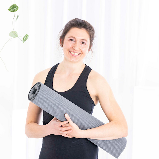 Anja M Yogalehrerin Skandasana